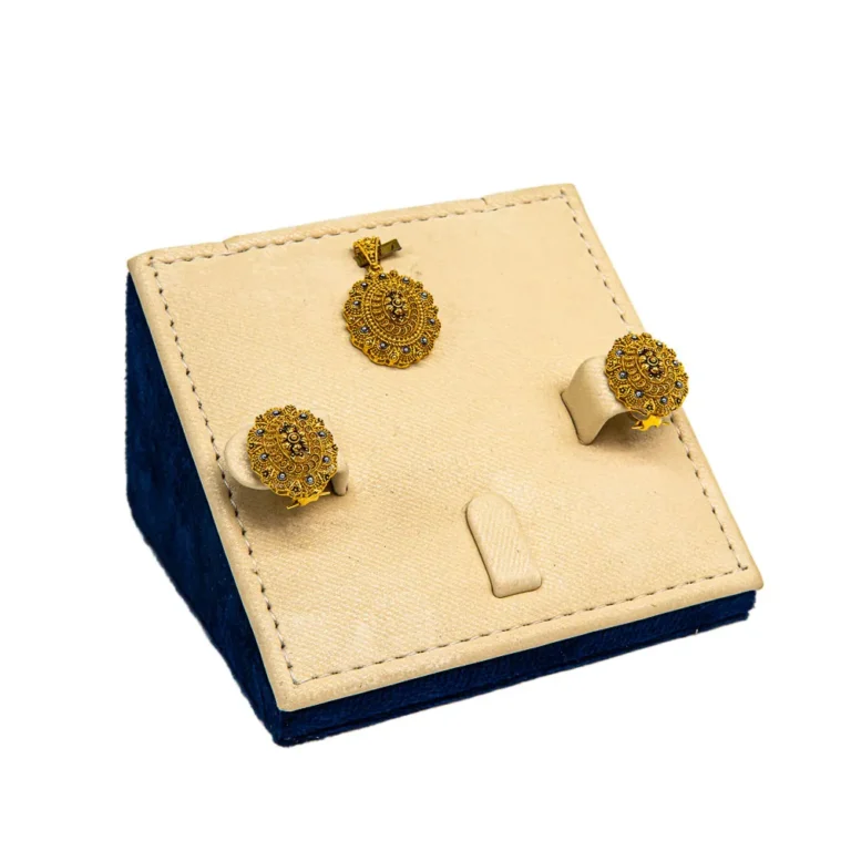 Plain Gold Pendant Set