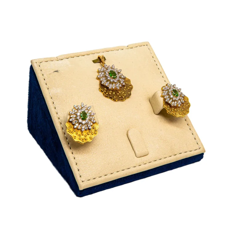 Royal Emerald Bloom Pendant Set