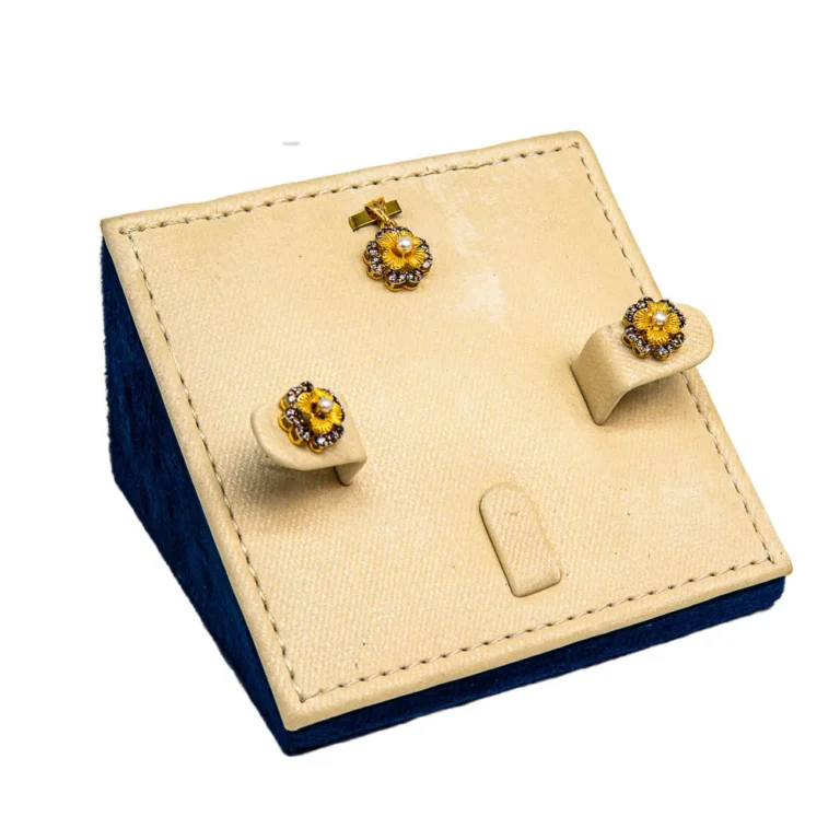 Pearl Floral Pendant Set